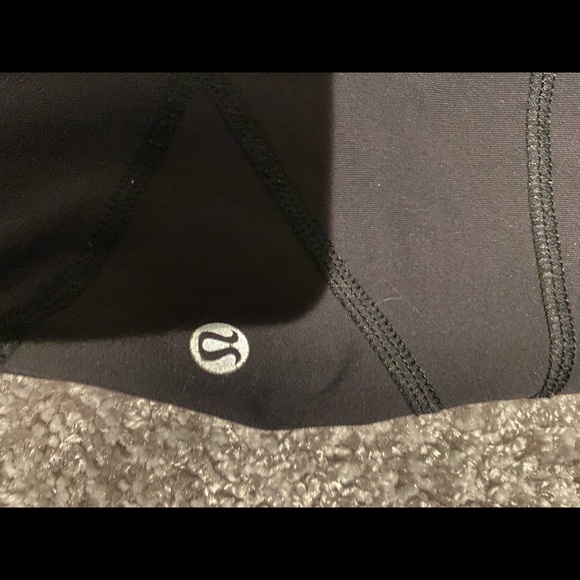 Size 4 Lululemon leggings - Picture 5 of 6